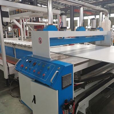 comprar 400 kg/h línea de producción de cartón de espuma de PVC 5-20mm Calendario de tres rodillos para láminas de espuma online manufacture
